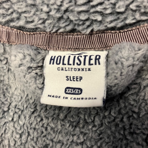 Hollister Gray Seagull Fleece Plush Hooded Robe XXS - Picture 2 of 4